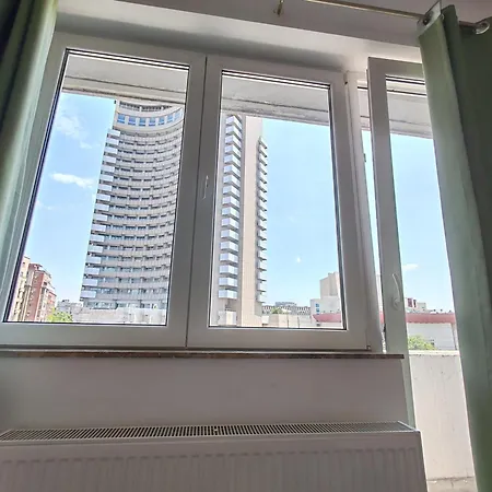 1 Budget Бухарест